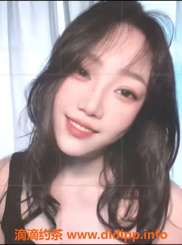 成都楼凤资源信息,市中心洋颖，身材出众，服务热情，价格6/10