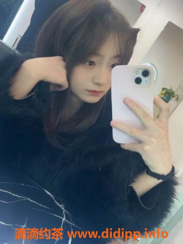 成都楼凤-郫县小青 18岁匀称嫩妹 600元洗+做