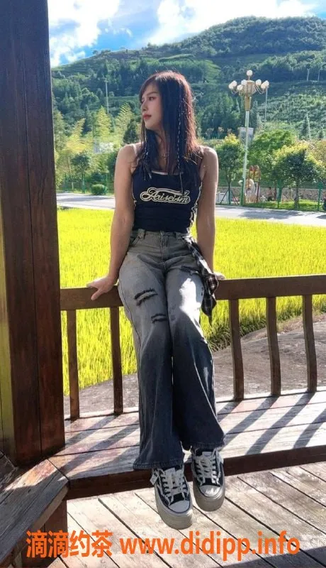 北京楼凤-北京双井航妹，浙江28岁，身高166体重48，茶费6