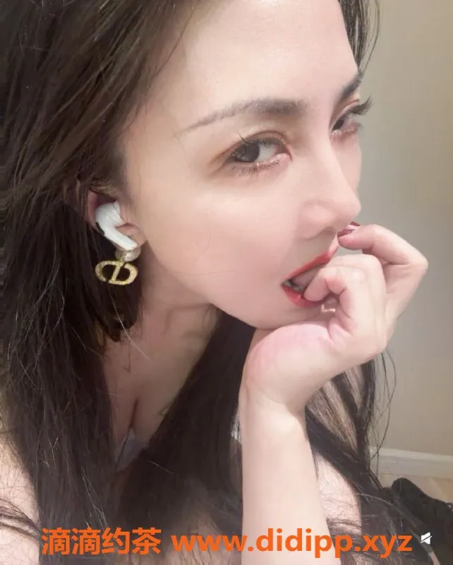 广州楼凤-广州天河丽丽小姐，165cm 36C，服务优质