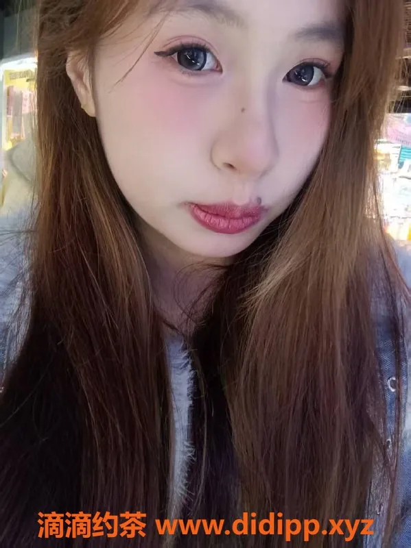 成都楼凤-武侯区月月，170高个，青春女大学妹，优惠报减一