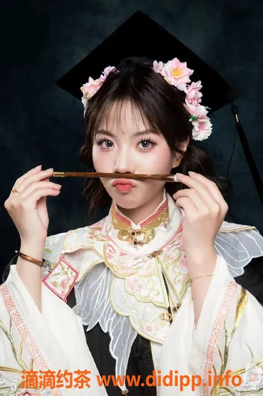 昆明楼凤-五华区大学生笑笑，1600元享受舌吻服务