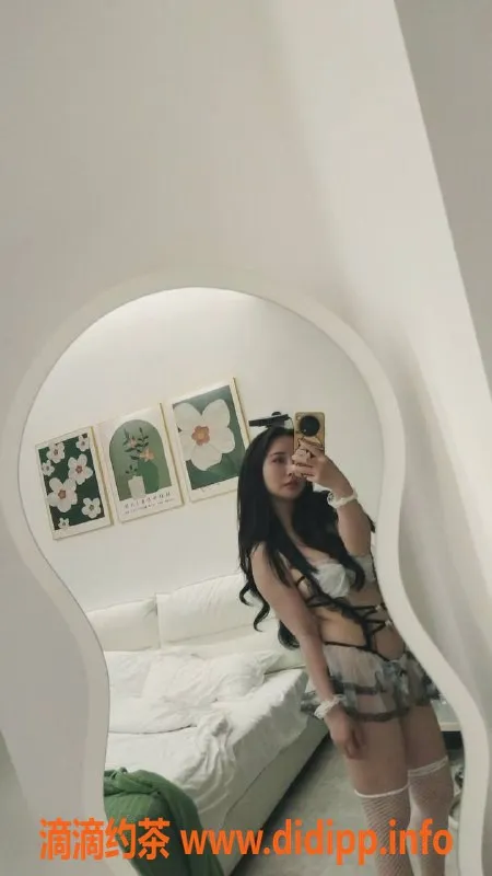 珠海楼凤-珠海拱北98课室 甜美小纯 随时变换风格