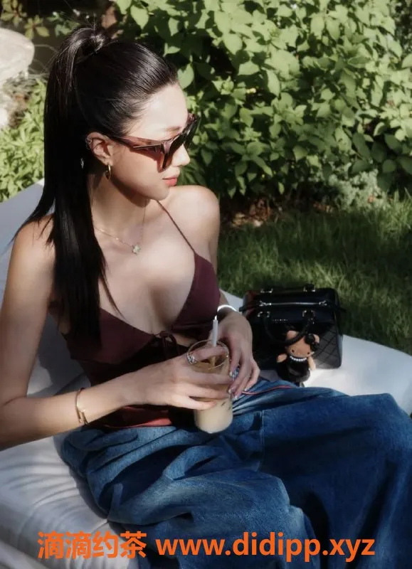 杭州上门服务-23岁巴西D胸美眉，身高173，超诱人！