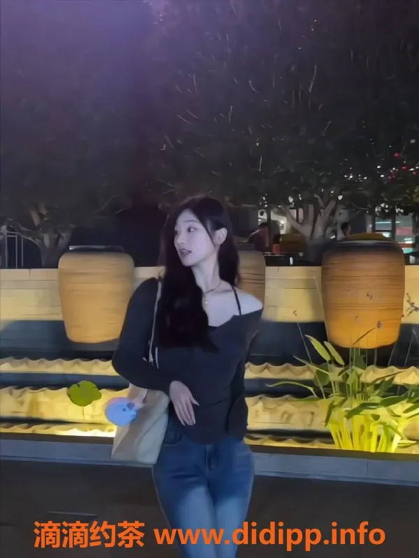 深圳楼凤-罗湖依依，23岁160cm，纯欲天花板