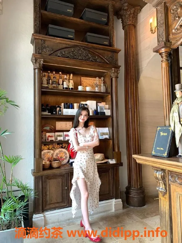 深圳楼凤-南山CCC，1000元视频认证服务，超值体验