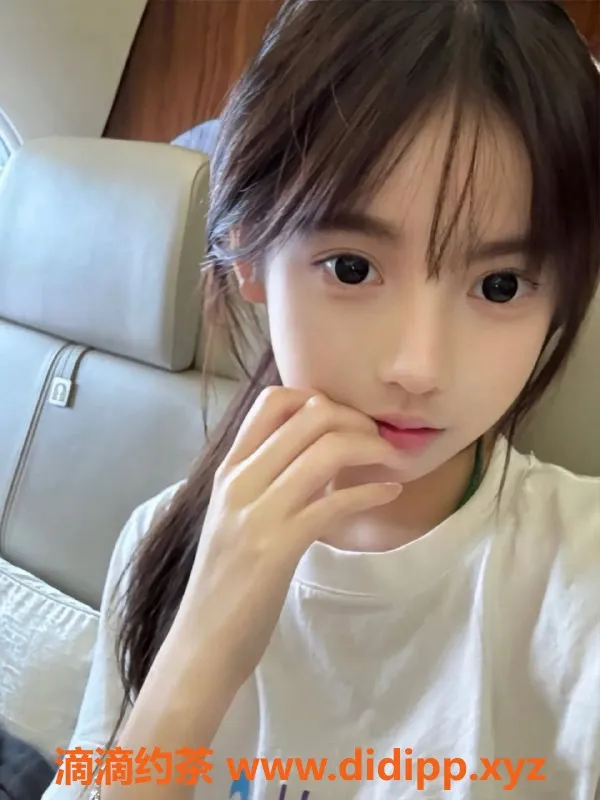 广州楼凤-天河知夏19岁ชา水费700起，160高43重35C