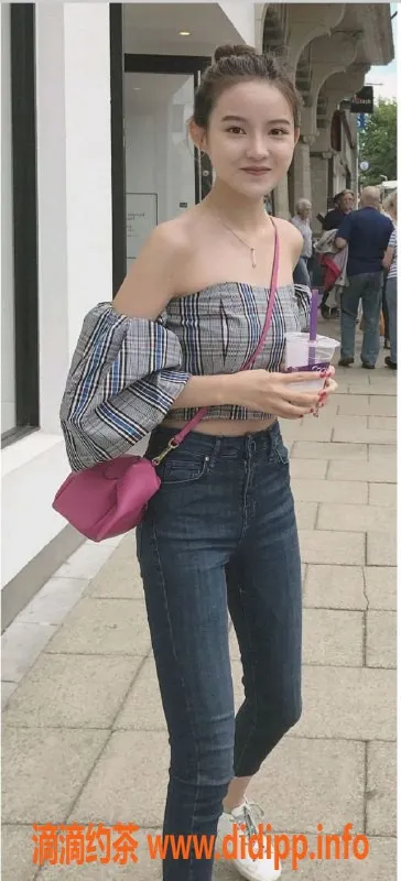 广州楼凤资源信息,天河高挑嫩妹蓝精灵，20岁168cm，服务多样