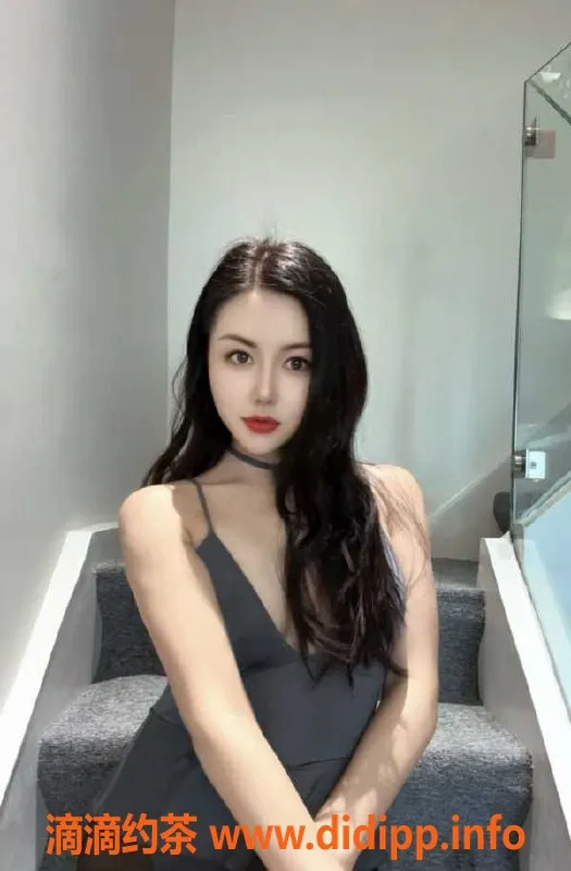 深圳楼凤-罗湖倪妮26岁制服诱惑，165cm身材诱人