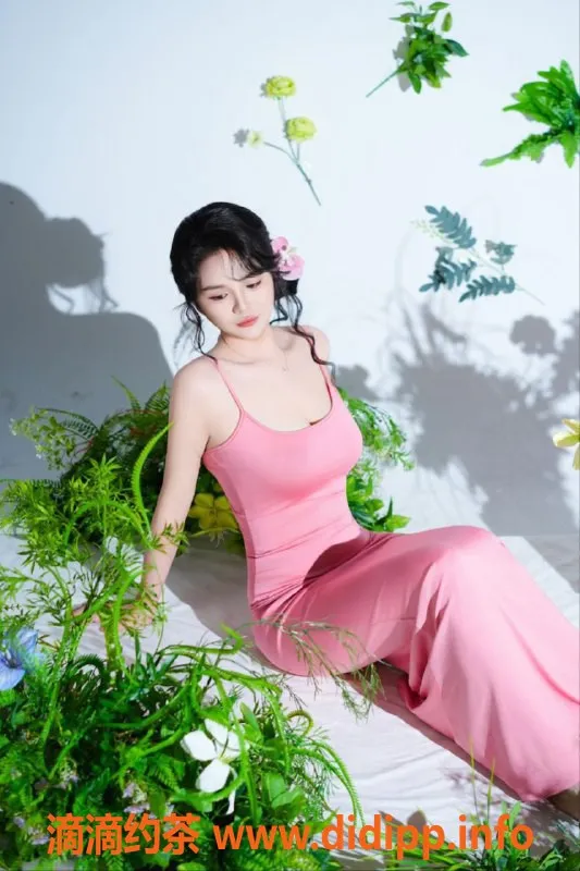 成都楼凤-成华区少妇月月，大奶服务5P，性价比超高