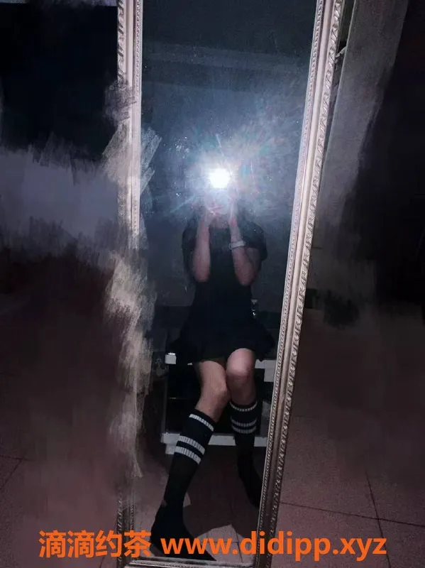 成都楼凤-成华区6P嫩妹悠悠，身高170，体重110