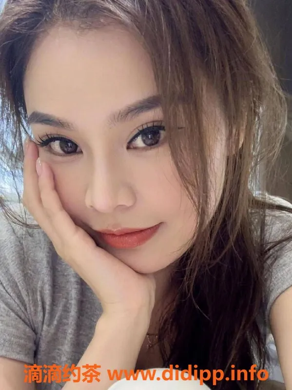 郑州楼凤资源信息,二七区33岁十月，171cm 65kg 迷人服务等你体验