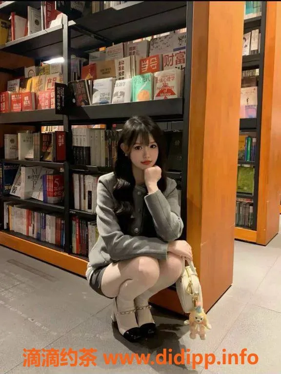 杭州楼凤-滨江区小酒窝，160cm身高，86斤嫩妹，1200元起