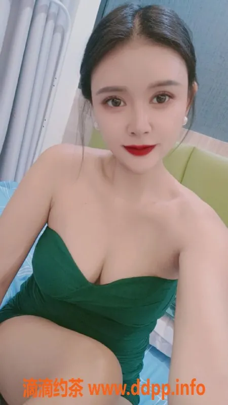 广州楼凤-天河28岁秋月，163cm、50kg大波妹水床泡泡浴