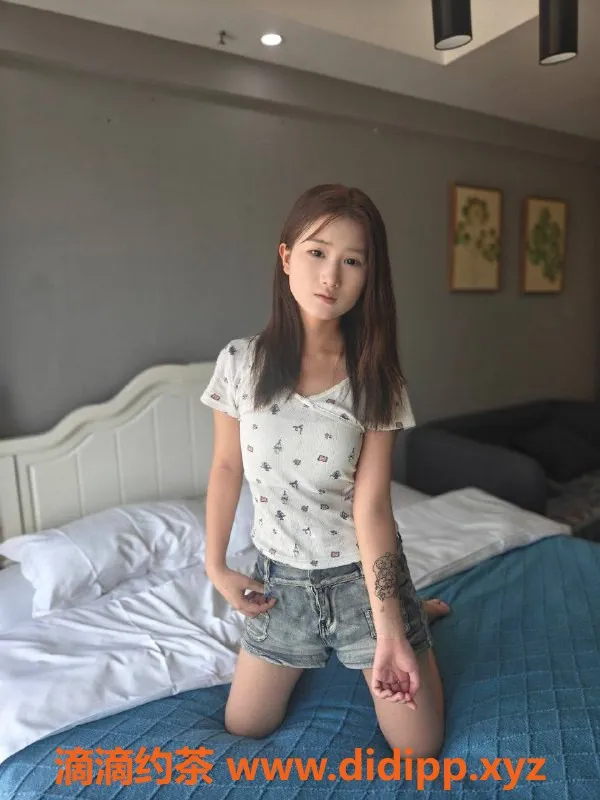 成都楼凤-成华区乖乖，160cm 80斤 18岁可爱嫩妹，热情服务