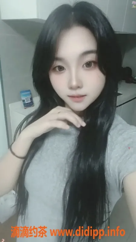 成都楼凤-成华区晚晚，御姐身材，特级服务体验