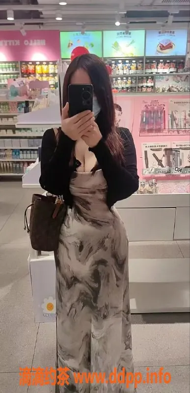 广州楼凤资源信息,白云风骚大奶妹妹宝儿，24岁163cm，甜蜜服务等你来体验！