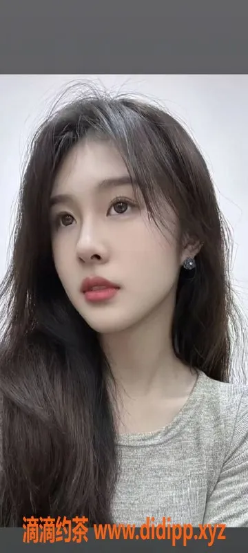 昆明楼凤-西山区拉拉酱，制服丝袜服务，价格600起