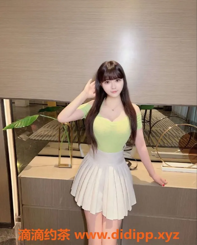 深圳楼凤-南山菲菲，25岁性感大波妹等你来约