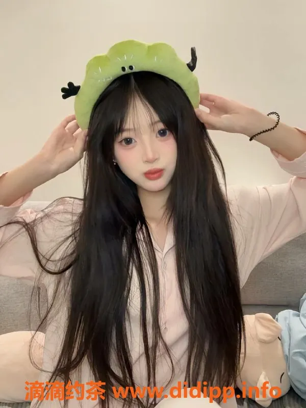 珠海楼凤-香洲妮妮，青春可人 高挑美女等你来约