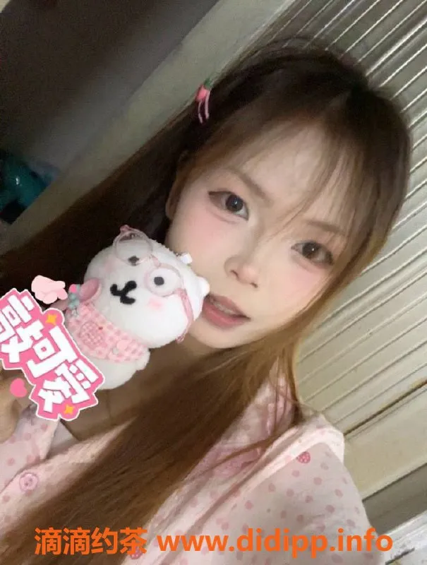 成都楼凤-武侯区嫩妹困困，颜值9.0，课时费6/10