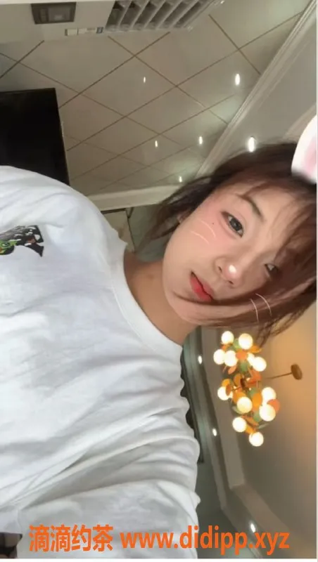 成都楼凤-新都区冬冬—嫩妹特惠体验，车牌大长腿