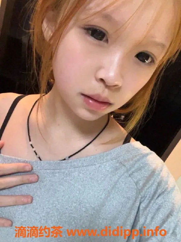 成都楼凤-成华区#小龙女，19岁嫩妹，6p等待你来体验