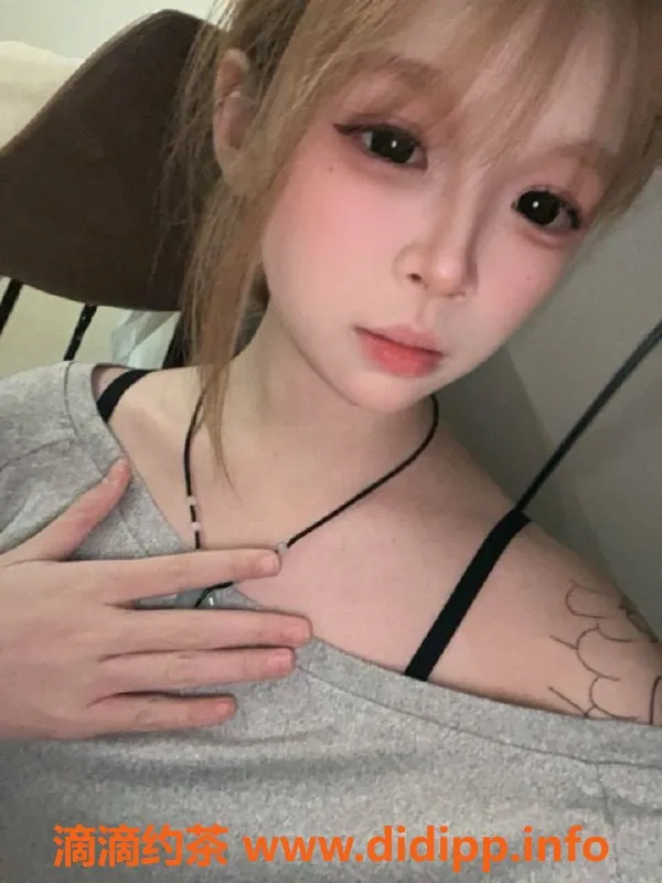 成都楼凤-成华区#小龙女，19岁嫩妹，6p等待你来体验