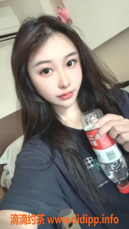 广州楼凤-天河天使小乖，22岁160cm，胸围36D，超值服务