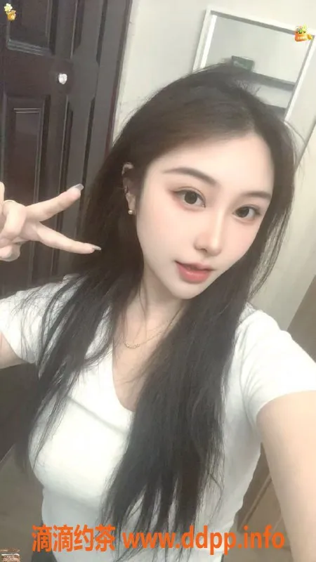 广州楼凤-天河天使小乖，22岁160cm，胸围36D，超值服务