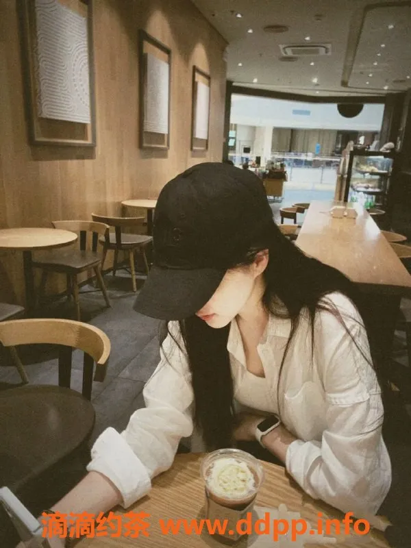 成都楼凤资源信息,武侯区初语，身材不错的御姐服务