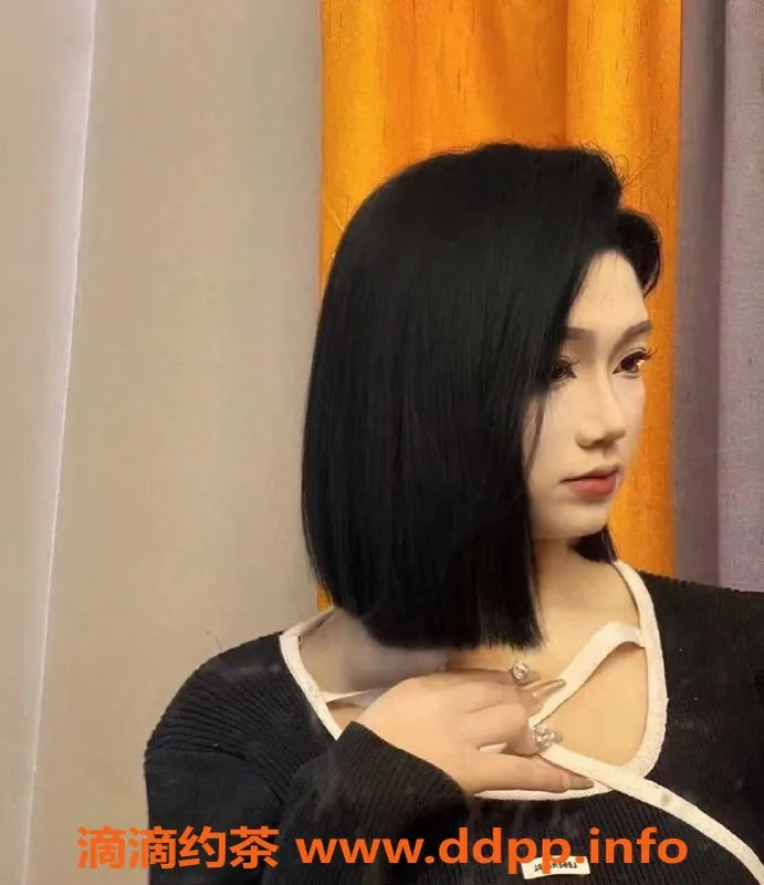 郑州楼凤-管城区19岁萱萱，165cm女友式服务，超值体验