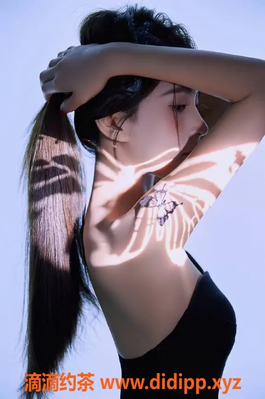 成都楼凤-武侯区夏至，颜值高达8.5的御姐车