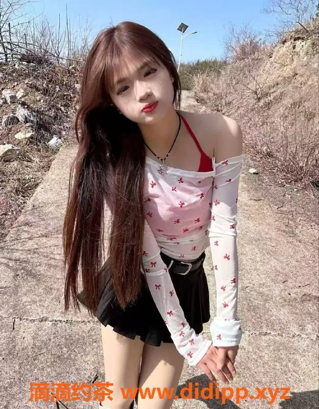 广州楼凤-广州白云区18岁丽娜，165cm，47kg，36C全套服务