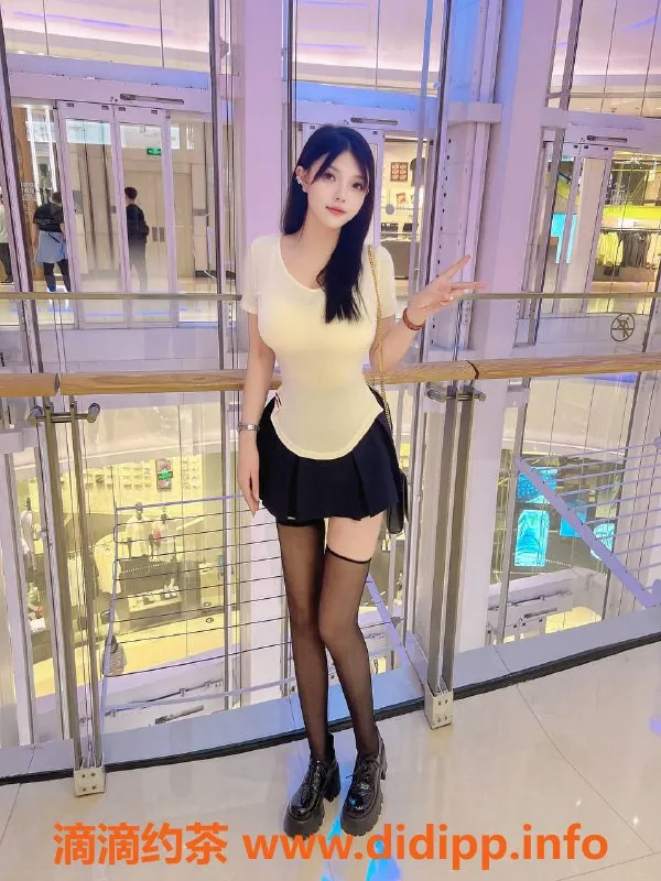 北京楼凤-朝阳小龙女，天然36D杯，热情服务体验