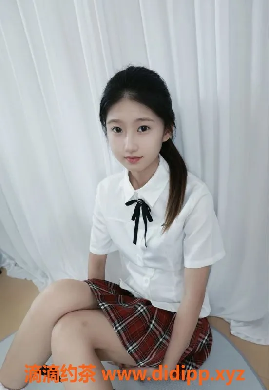 深圳楼凤-深圳双儿，25岁，164cm，200茶水费快餐