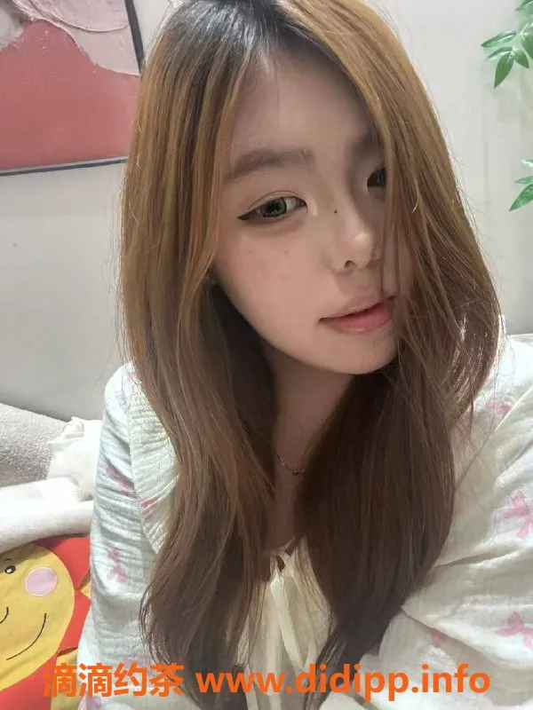 成都楼凤-新都区嫩妹可柠回归，代聊服务火热中！