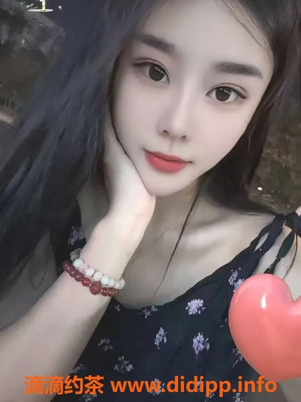 郑州楼凤-管城区24岁性感尤物珊珊，173cm肤白腿长