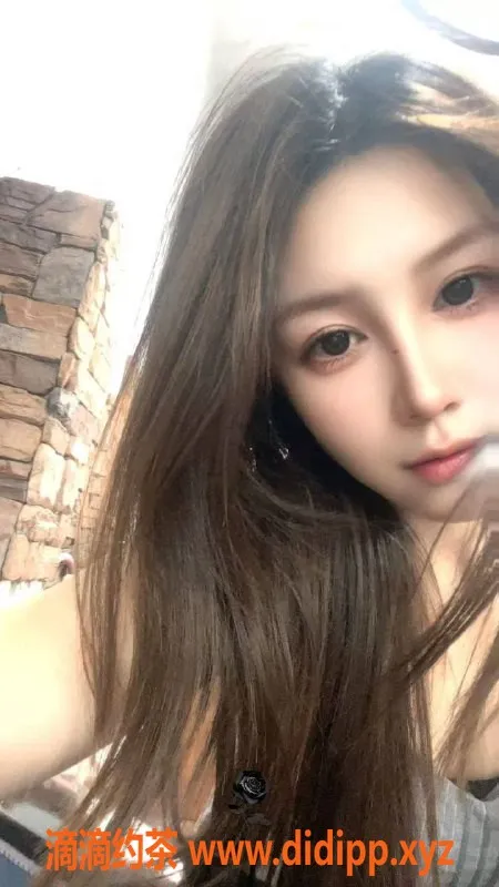 北京楼凤-朝阳青年路诗文，99年小巧白皮美眉