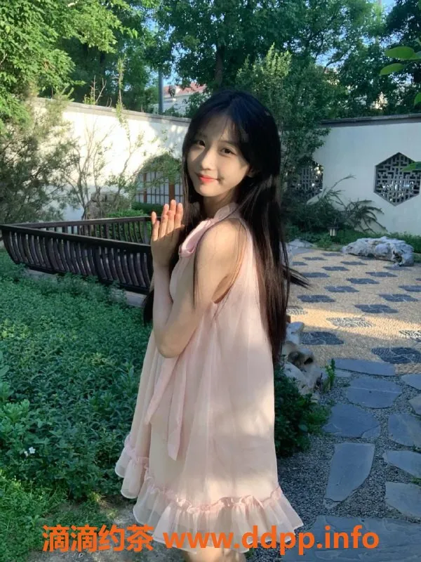 广州楼凤-海珠超嫩学妹雨桐，20岁165cm，服务多样