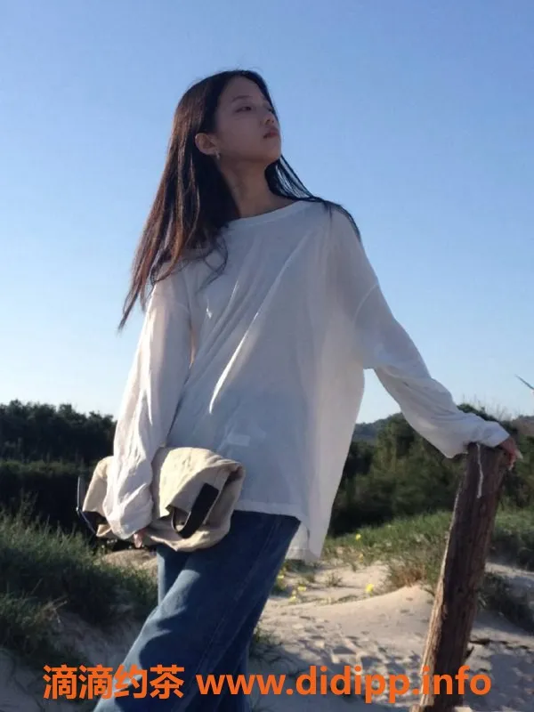 成都楼凤资源信息,武侯区单手抱草莓，态度超好6p嫩妹