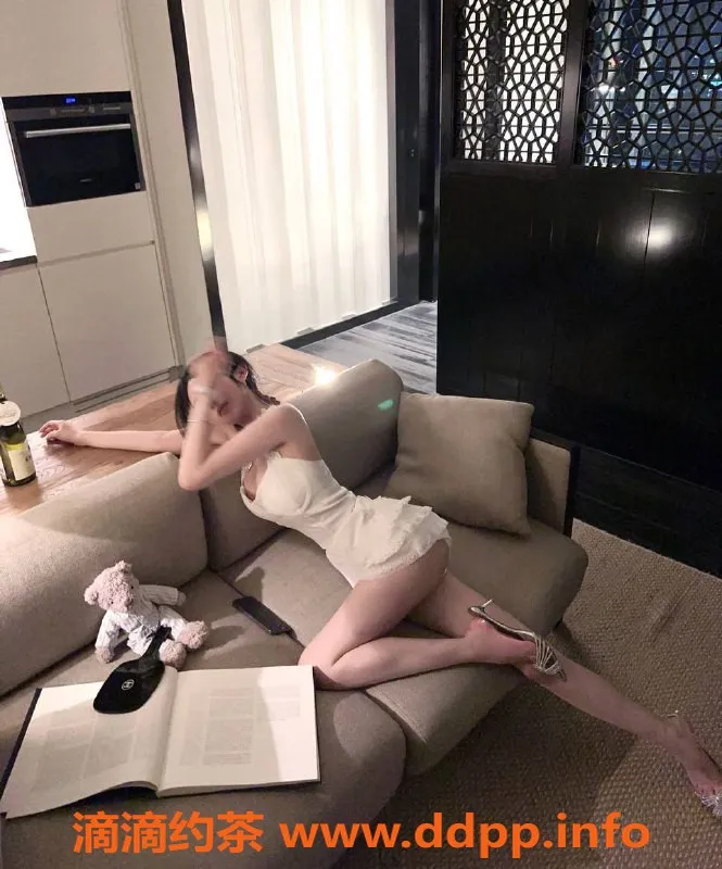 深圳楼凤-困困，上海静安超值服务，价格2000P起