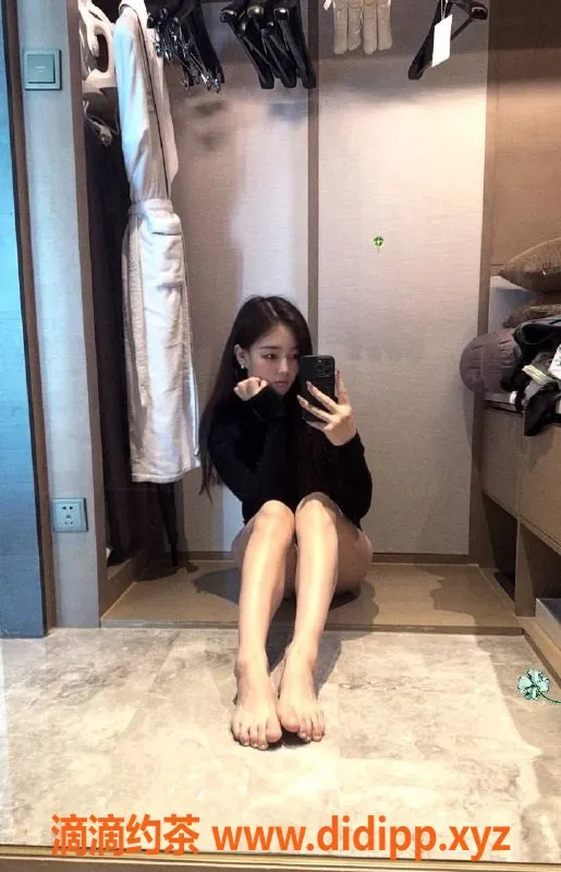 郑州楼凤-金水区允儿26岁，165cm，52kg，36C，超值服务等你来体验！