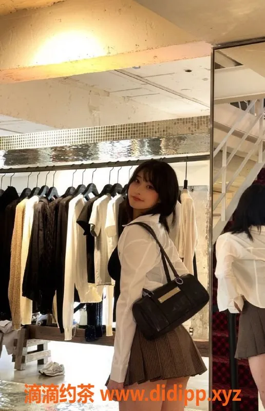 杭州上门服务-西湖区魅力23岁小姐，170cm超轻熟女，热情服务