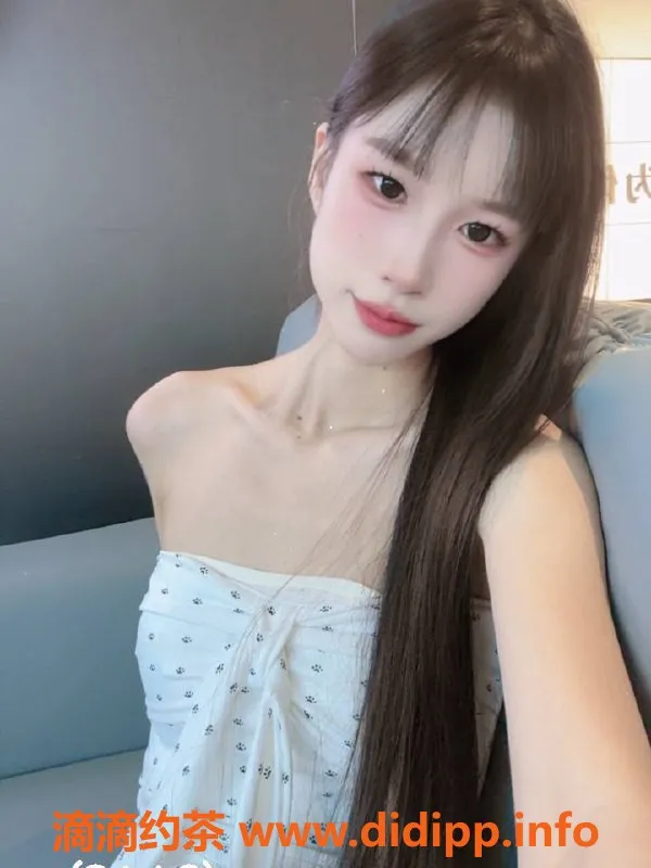 南京楼凤-鼓楼区小七，160cm 21岁B罩杯，服务700/1300元