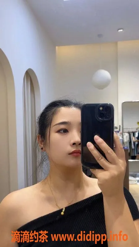 南京楼凤-建邺区小怡，157cm，24岁，600p服务体验