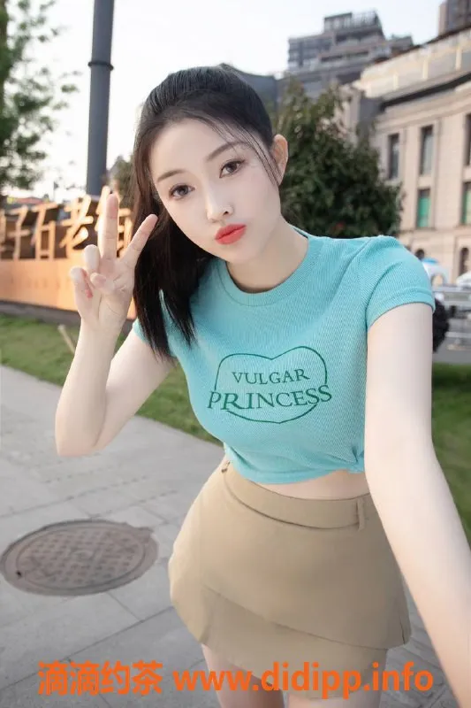 南京楼凤-建邺区潇潇，169高挑D罩杯，服务超赞！