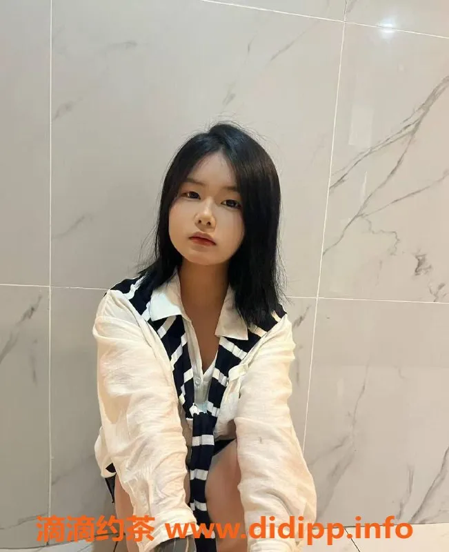 成都楼凤-成华区小冉 160cm, 100斤, 奶大C杯, 服务态度佳