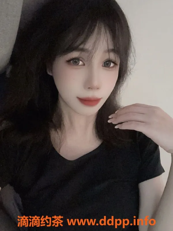 成都楼凤-中环壹号兔兔22岁，170cm，95斤，600元起服务