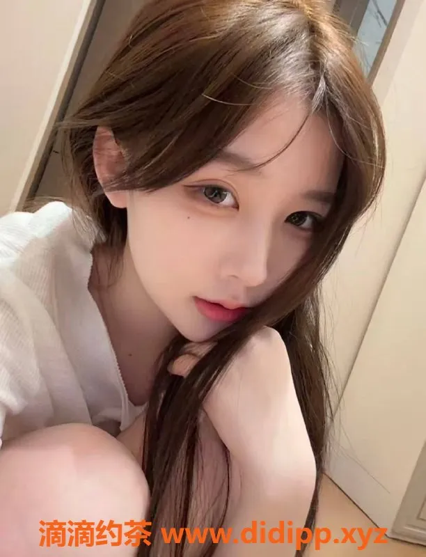 北京楼凤-丰台嫩妹露露，1300元服务笑容可掬